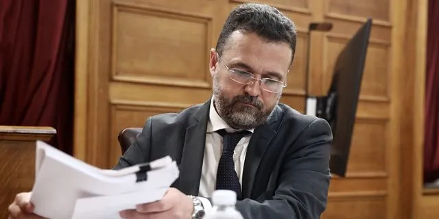 Εξεταστική ΟΠΕΚΕΠΕ: Τα τηλεφωνήματα για να μην πικραθεί ο “Φραπές”