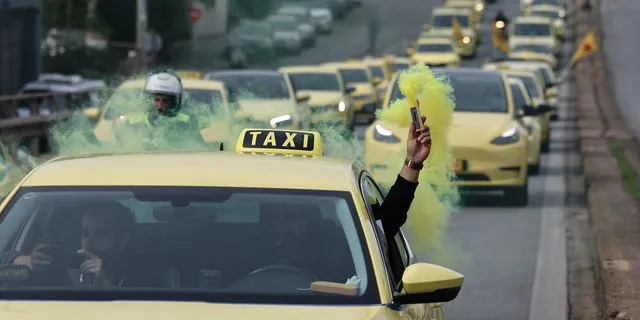 Απεργιακή συγκέντρωση οδηγών ταξί