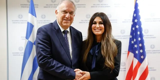 Συνάντηση Θεοδωρικάκου – Γκίλφοϊλ: “Η Ελευσίνα θα μετατραπεί σε διαμετακομιστικό κέντρο”