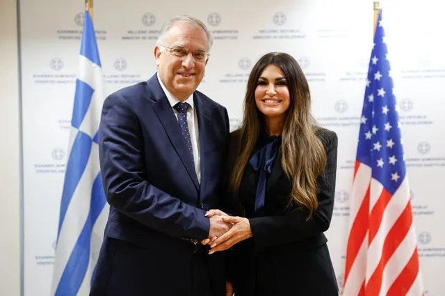 Συνάντηση Θεοδωρικάκου – Γκίλφοϊλ: “Η Ελευσίνα θα μετατραπεί σε διαμετακομιστικό κέντρο”