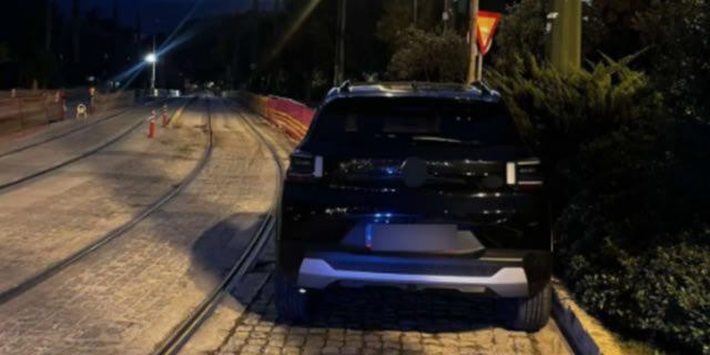 Παρκάρισμα στις γραμμές του τραμ
