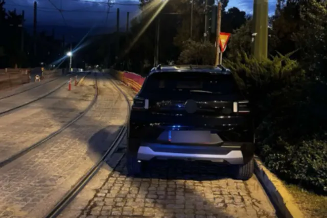 Παρκάρισμα στις γραμμές του τραμ