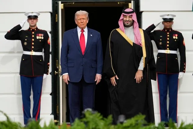 Μπρος στα λεφτά, τι είναι οι δολοφονίες – Το μόνο που νοιάζει τον Τραμπ