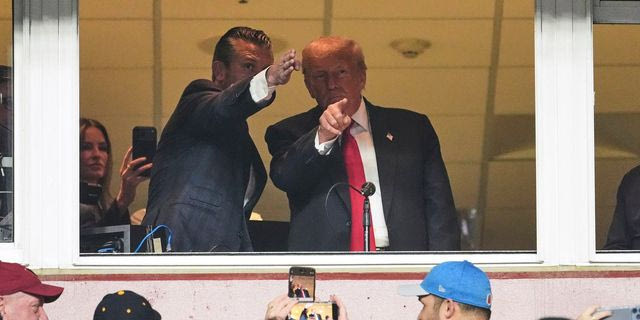Αποδοκιμάστηκε ο Τραμπ όταν πήγε σε ματς του NFL