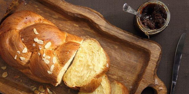 ΕΦΕΤ: Ανακαλεί γνωστό τσουρέκι με πραλίνα φουντουκιού