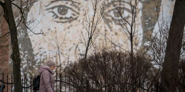 Μάχες του μυαλού: Zωγραφίζοντας το τραύμα και την ελπίδα στην Ουκρανία