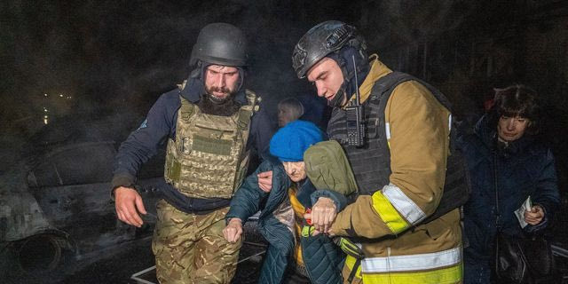 Ουκρανία: 25 οι νεκροί από το ρωσικό σφυροκόπημα, ανάμεσά τους και παιδιά