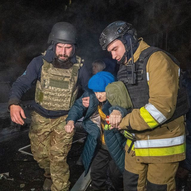 Ουκρανία: 25 οι νεκροί από το ρωσικό σφυροκόπημα, ανάμεσά τους και παιδιά