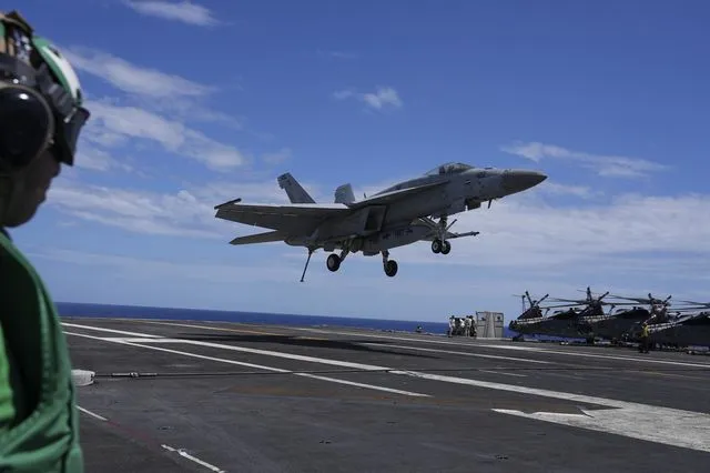 Μαχητικό αεροσκάφος στο αεροπλανοφόρο USS Gerald R. Ford, που βρίσκεται στα ανοιχτά της Βενεζουέλας