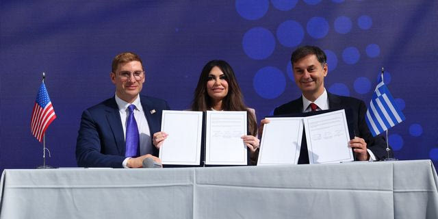 Συμφωνία οικονομικής συνεργασίας Ελλάδας – ΗΠΑ με επίκεντρο την Τεχνητή Νοημοσύνη