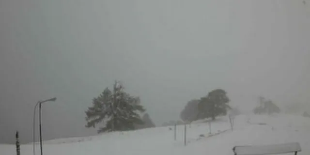 Έπεσαν τα πρώτα χιόνια σε Ήπειρο και Μακεδονία – “Στα λευκά” η Βασιλίτσα