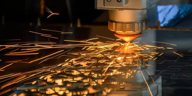 Βιομηχανία: “Kαμπανάκι” για το ενεργειακό κόστος και “βολή” για ανισότητες και ΕΛΤΑ