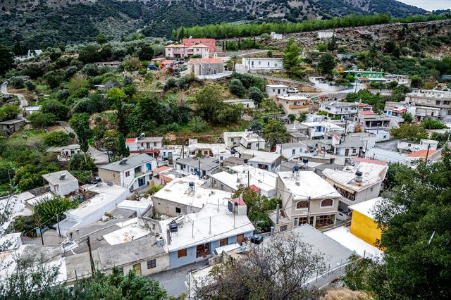 Περιστατικό με πυροβολισμούς και αποτέλεσμα νεκρούς και τραυματίες σημειώθηκε στα Βορίζια Ηρακλείου Κρήτης έπειτα από έκρηξη βόμβας το προηγούμενο βράδυ σε υπό κατασκευή σπίτι.