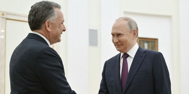 Αιφνιδιασμός και παγωμάρα μετά το σχέδιο Τραμπ για την Ουκρανία