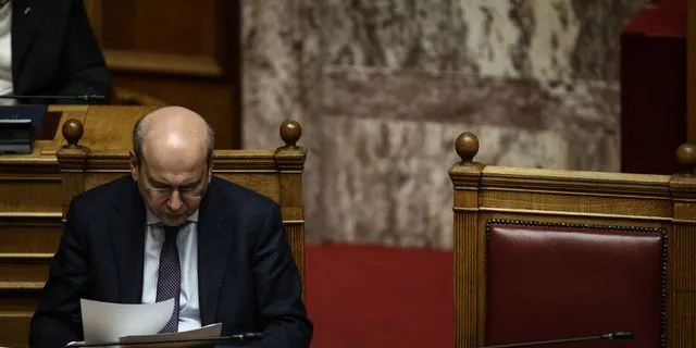 Ο Κωστής Χατζηδάκης στη Βουλή