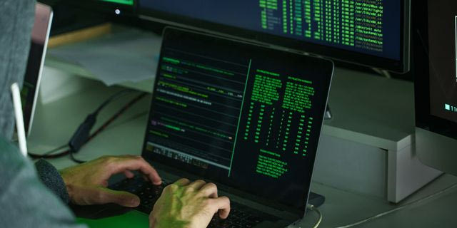 Πρώην υπάλληλος της ΕΥΠ για υποκλοπές: “Παγιδεύτηκα γιατί δεν ήμουν αρεστή από τη διοίκηση”