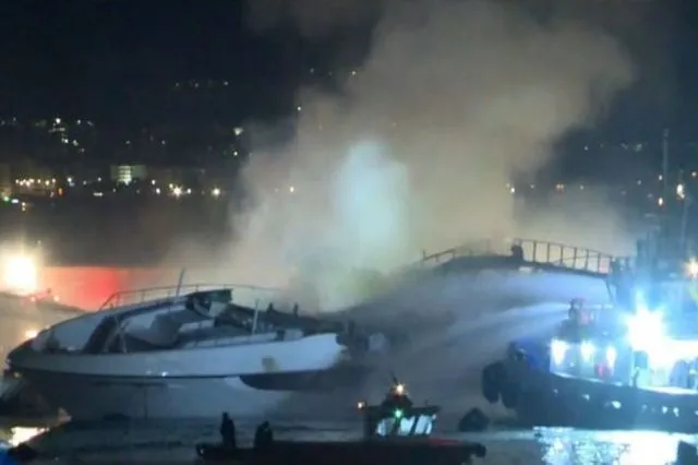 Μαρίνα Ζέας: Φωτιά σε τέσσερα σκάφη, βυθίστηκαν τα τρία