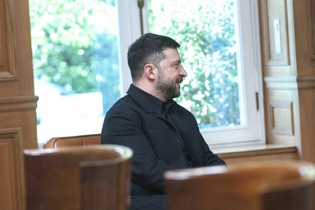 Ο Βολοντίμιρ Ζελένσκι στην Αθήνα. Εδώ έχει μόνο φίλους