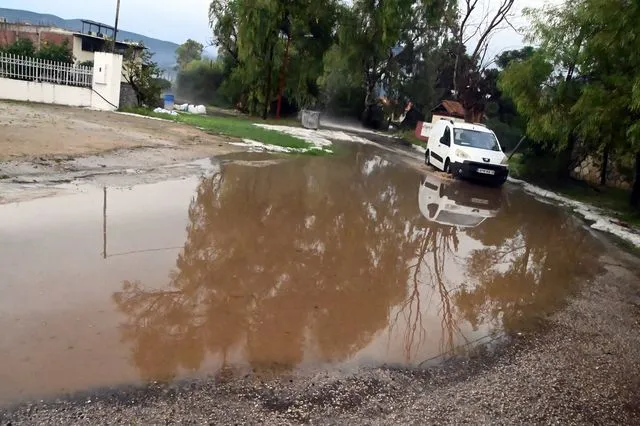 Κακοκαιρία: Πλημμύρισε η Καλλονή και η Σκάλα – Κλειστά τα σχολεία της Δυτικής Λέσβου