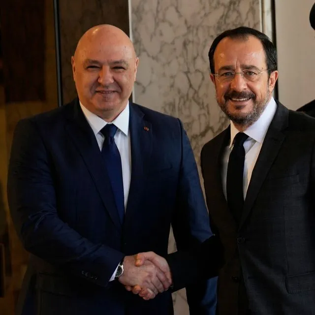 Τζοτζέφ Αούν, Νίκος Χριστοδουλίδης