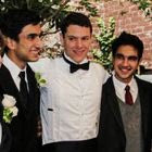 Ο Φίλιππος Σιδήρογλου με τον Ζόραν Μαμντάνι στη γιορτή αποφοίτησης στο Λύκειο Bronx Science το 2010.