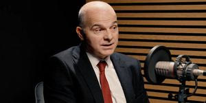 Ο Αντώνης Ψαρόπουλος μιλά για το δυστύχημα των Τεμπών και τις ανορθογραφίες της δικαιοσύνης