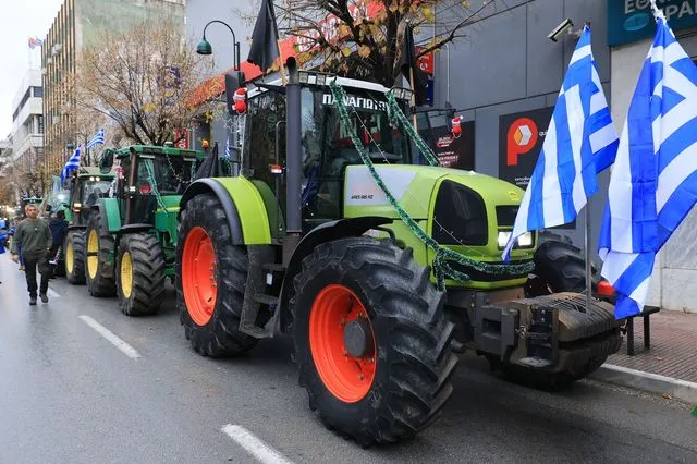 Συγκέντρωση αγροτών στα δικαστήρια Λάρισας