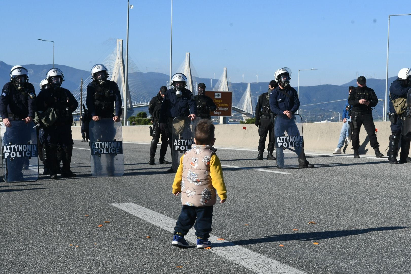 Παιδιά στα μπλόκα των αγροτών