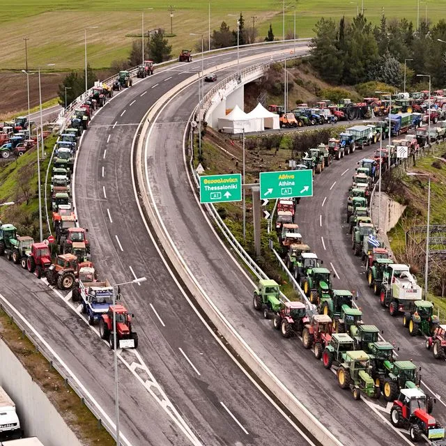Αποφασίζουν αύριο οι αγρότες – Στο τραπέζι άνοιγμα διοδίων το Σαββατοκύριακο
