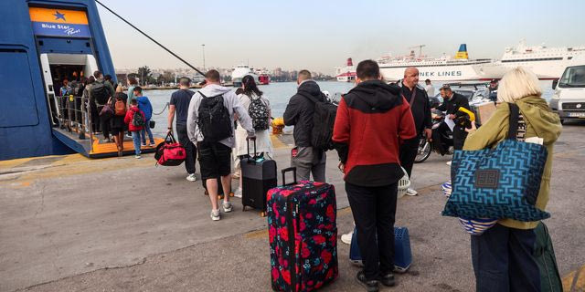 Εκπτώσεις έως 50% σε ακτοπλοϊκά για αναπληρωτές εκπαιδευτικούς για τα Χριστούγεννα