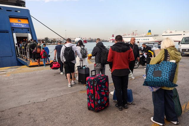 Εκπτώσεις έως 50% σε ακτοπλοϊκά για αναπληρωτές εκπαιδευτικούς για τα Χριστούγεννα