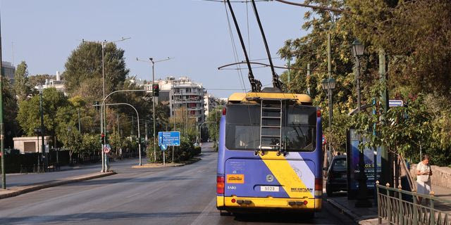Τρόλεϊ: Ξεκινά σήμερα από τον Πειραιά το ξήλωμα του δικτύου