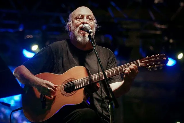 Δάκρυσε ο εγγονός του Διονύση Σαββόπουλου – Οι συγκινητικές αφηγήσεις του