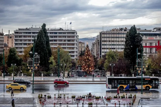 Χριστούγεννα με καταιγίδες και χιόνια – Τι καιρό θα κάνει την Παραμονή