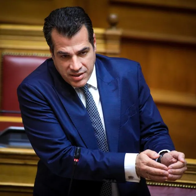 Ο Θάνος Πλεύρης στη Βουλή