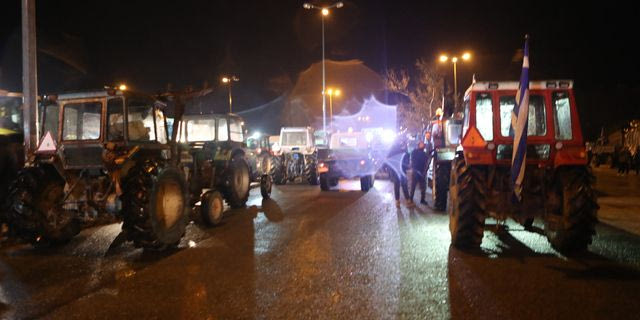 Στο τελωνείο του Προμαχώνα οι αγρότες – Ενισχύονται τα μπλόκα σε όλη τη χώρα