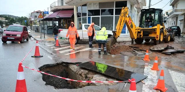 ΓΣEE: Τι ισχύει για τους εργαζόμενους σε συνθήκες κακοκαιρίας