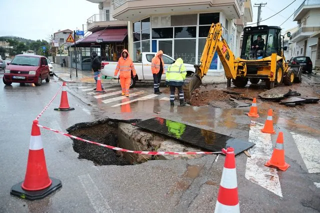 ΓΣEE: Τι ισχύει για τους εργαζόμενους σε συνθήκες κακοκαιρίας