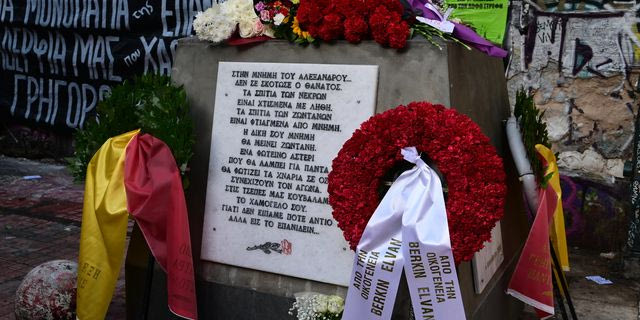 Το μνημείο του Αλέξη Γρηγορόπουλου στα Εξάρχεια