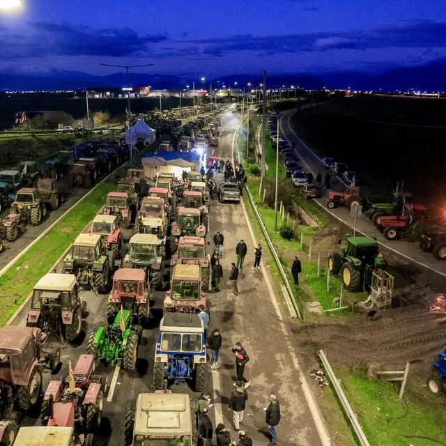 Αγρότες: Οι όροι για συνάντηση στο Μαξίμου και η απάντηση στον Μαρινάκη