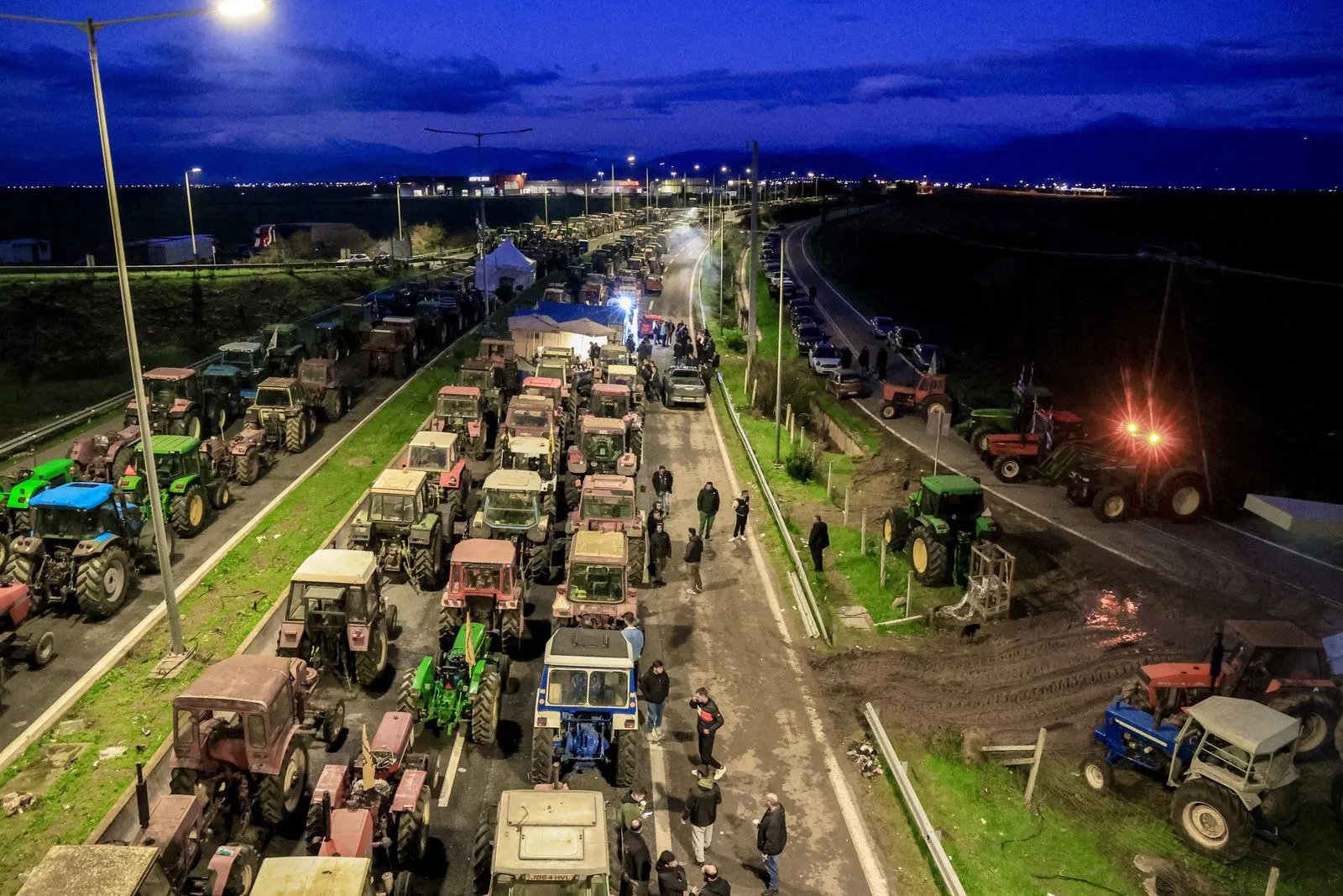 Αγρότες: Οι όροι για συνάντηση στο Μαξίμου και η απάντηση στον Μαρινάκη