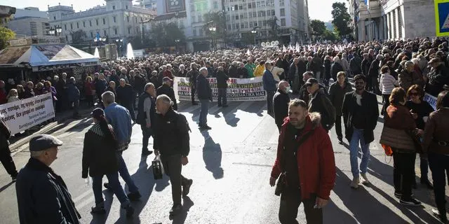 Από Παρασκευή η καταβολή των αυξημένων συντάξεων – Παραδείγματα