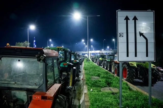 Μπλόκα: Ανοίγουν λωρίδες στις Εθνικές – Πώς διεξάγεται η κυκλοφορία