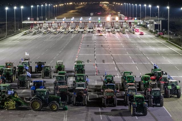 “Θα υποφέρεις και εσύ, όπως οι άλλοι” – Καταγγελία αγρότη για αστυνομικό σε μπλόκο