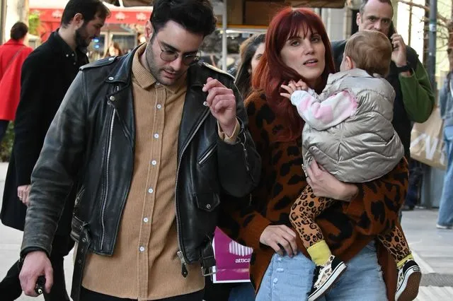 O Ίαν Στρατής, και η Μαίρη Συνατσάκη με την μικρή Ολίβια