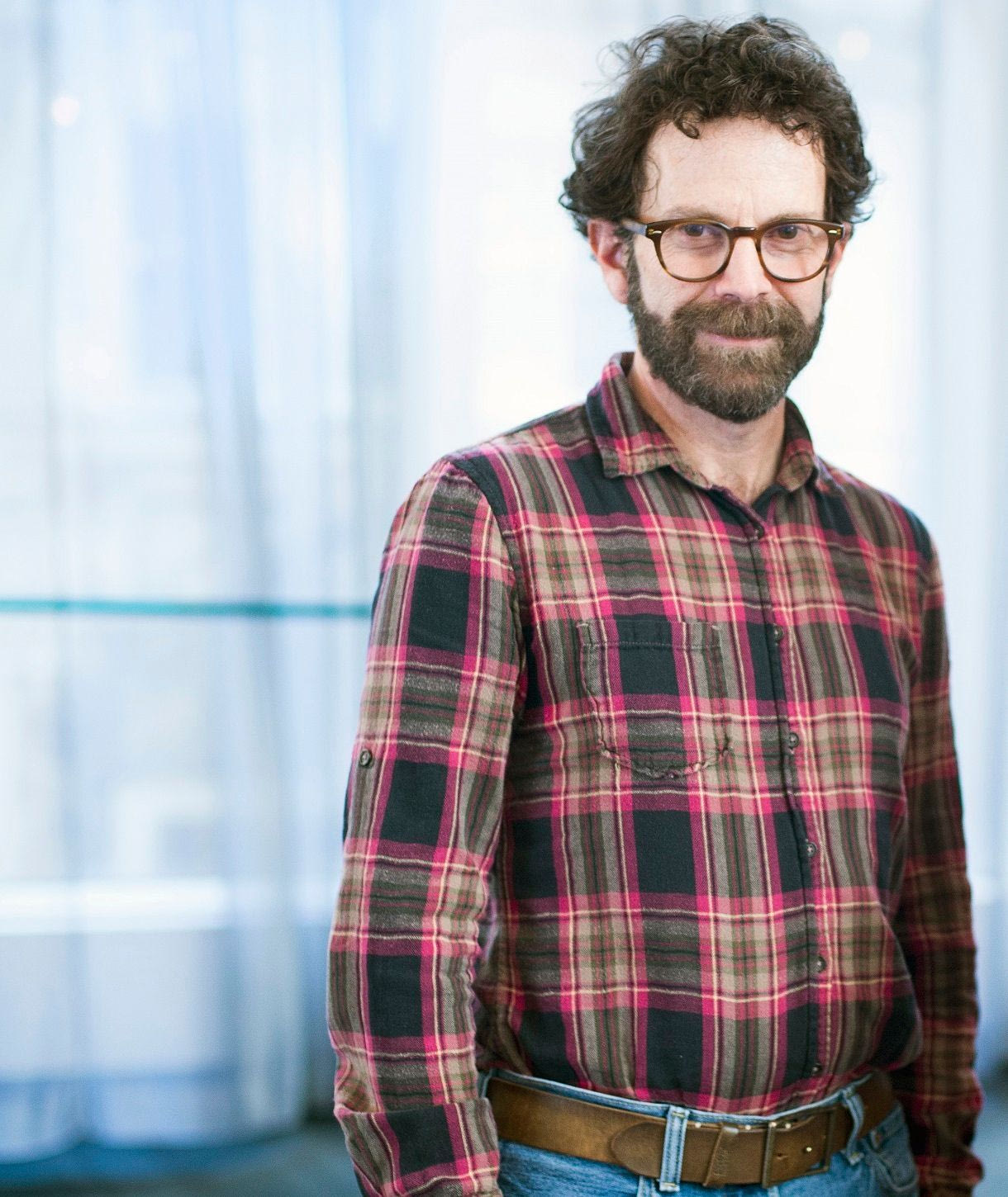 Ο Τσάρλι Κάουφμαν για τα φαντάσματα της Αθήνας και το πώς λάτρεψε την Ρένα Βλαχοπούλου