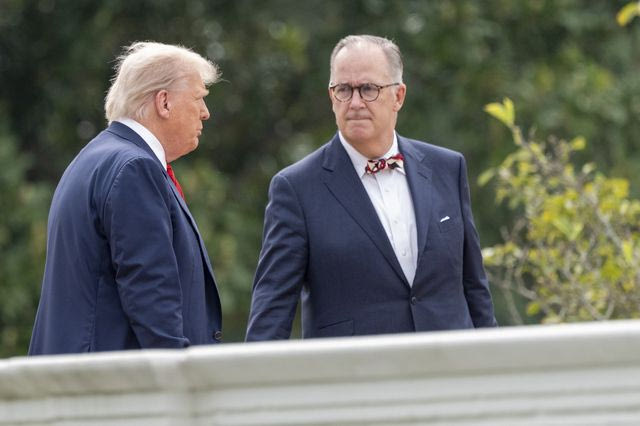 O Aμερικανός πρόεδρος Donald Trump και ο αρχιτέκτονας James McCrery