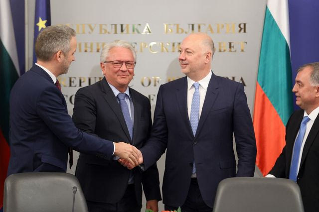 Βουλγαρία: Δεκτή η παραίτηση της κυβέρνησης Ζελιάσκοφ από το κοινοβούλιο