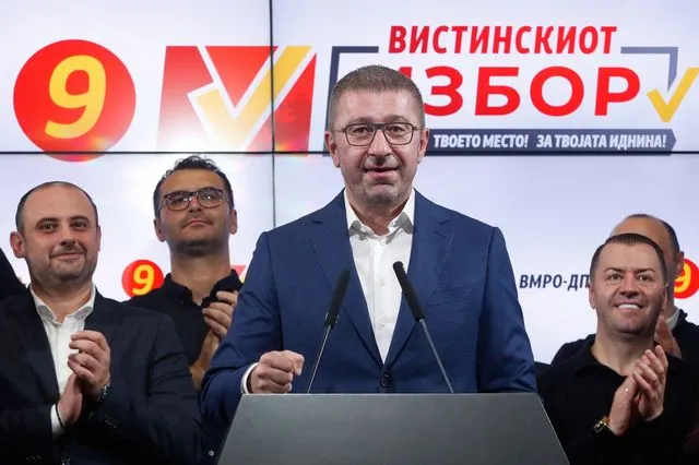 Πρόκληση Μίτσκοσκι: “Για μένα το όνομα ‘Μακεδονία’ είναι ιερό”