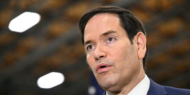 Μάρκο Ρούμπιο: Το πρόστιμο της ΕΕ στo Χ συνιστά “επίθεση στον αμερικανικό λαό”